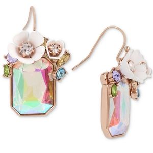 Gorgeous multi color large stone with small flowers with rhinestones new in box